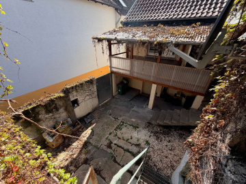 ***Sanierungsobjekt mit großem Potenzial in Mainz-Finthen, flexible Nutzungsmöglichkeiten***, 55126 Mainz, Haus